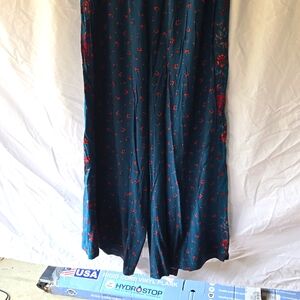 Torrid pull on Wide leg pants